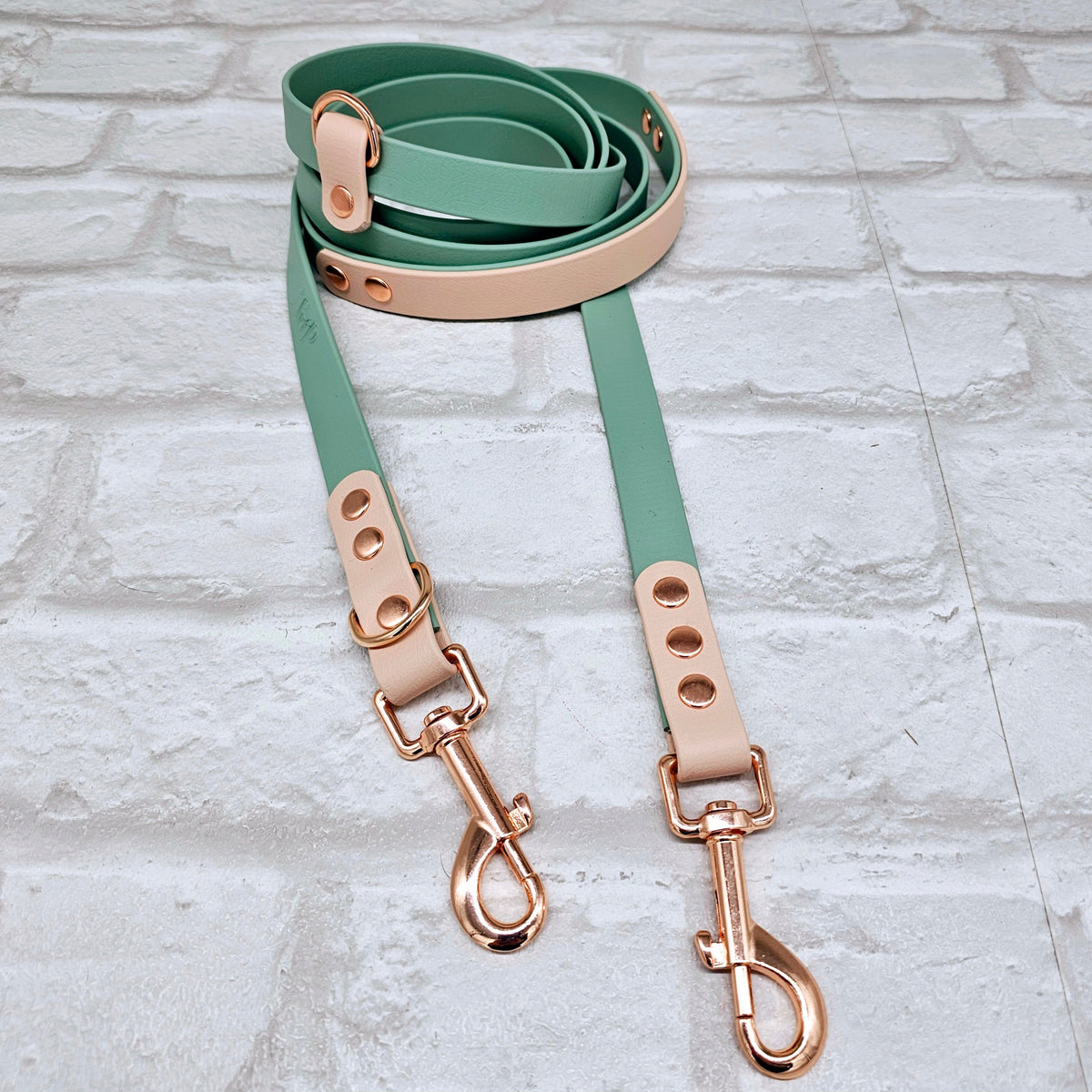 Sage & Powder Pearl – Waterproof BioThane© Hands-Free Dog Training Lead
