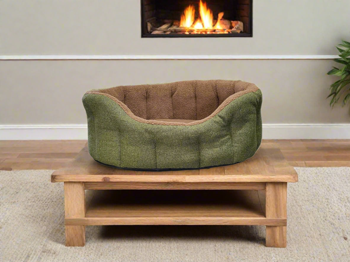 Country Dog Premium Orkney Tweed Fleece-Lined Bolster Dog Bed